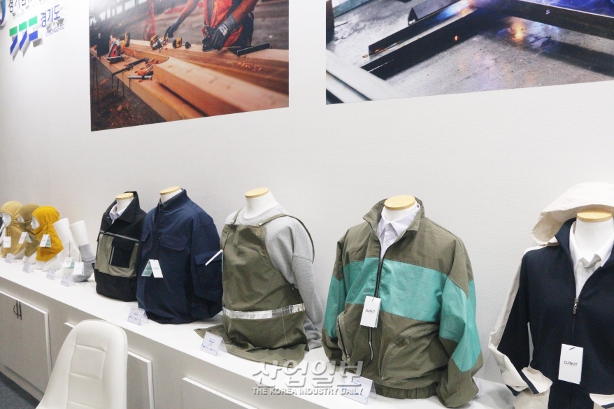 [국제안전보건전] 작업복…원단 특성에 따라 기능과 활동성 달라져