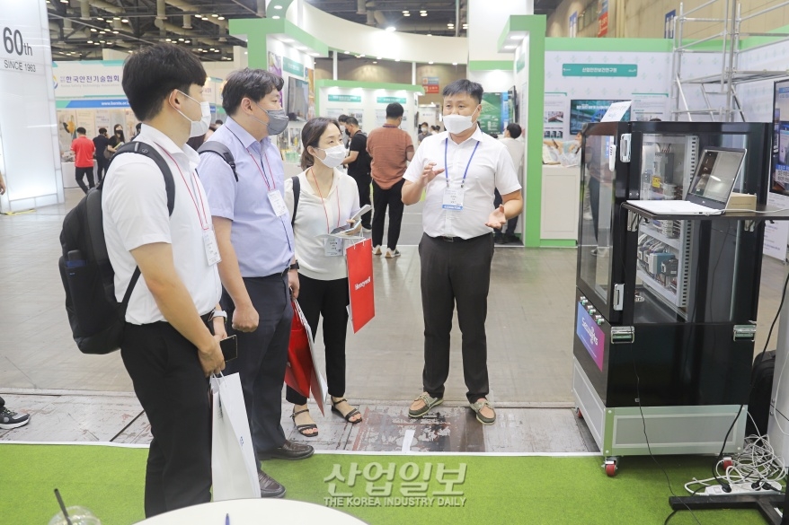 [국제안전보건전] 안전 관리 스마트하게…AI로 화재 감지, 사고 예측