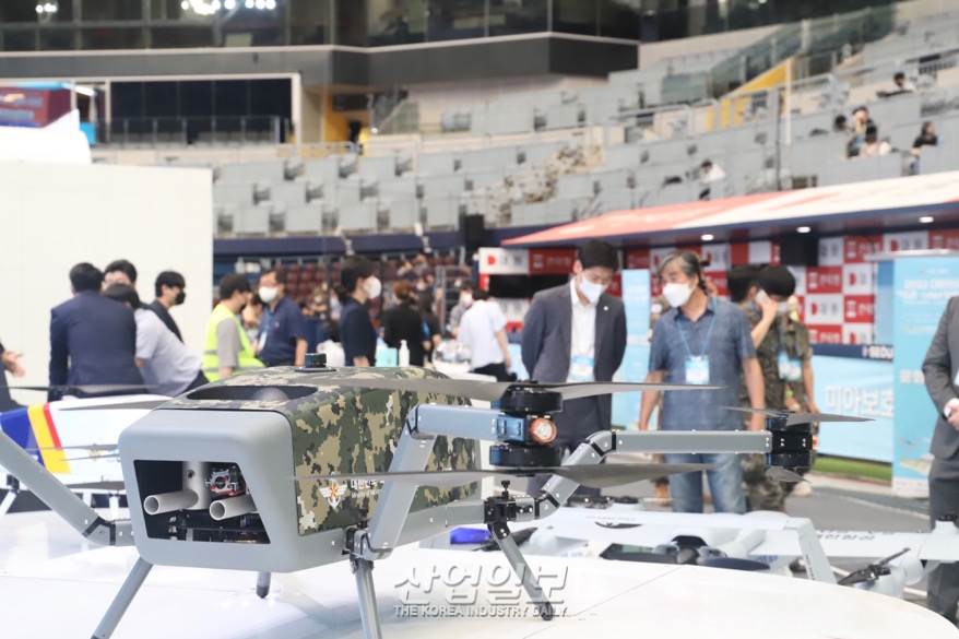 [드론·UAM박람회] ‘보고 즐기고’…최신 드론 기술 한 자리에