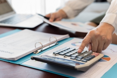 노동비용 증가율 높아 기업부담 크다