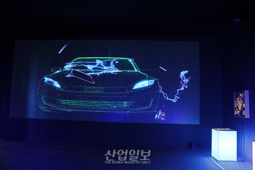 [디스플레이산업전] 디스플레이로 조성한 인공산책로를 걷다