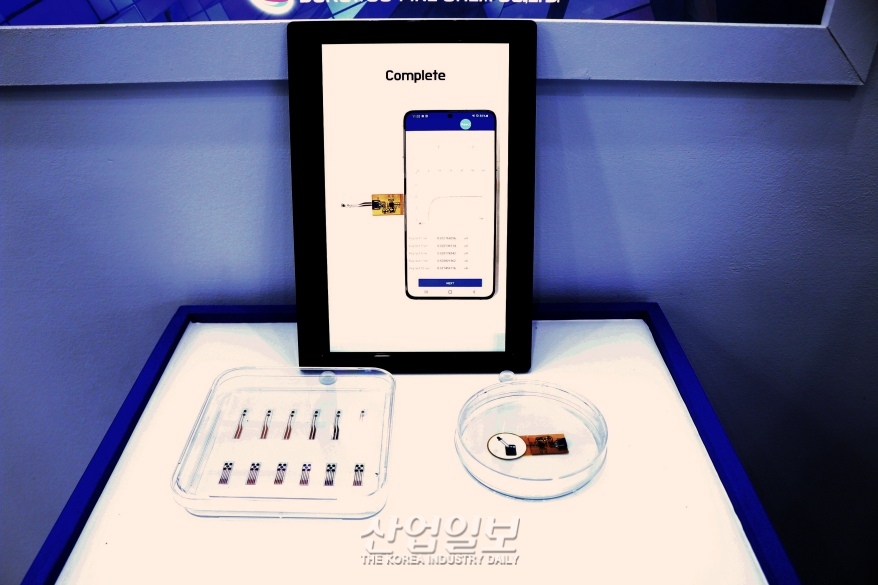 [디스플레이산업전] 바이오마커 측정 센서 공개