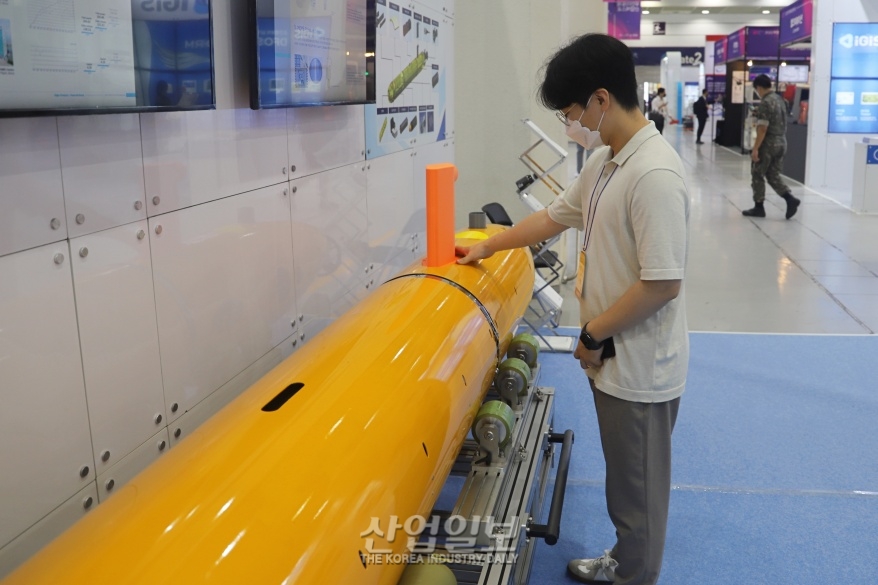 [무인이동체산업전] 해양 지형 탐색하는 수중자율이동체