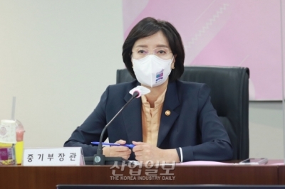 [포토뉴스] 이영 장관, “중소기업 불공정 거래, 납품단가연동제로 해결할 것”