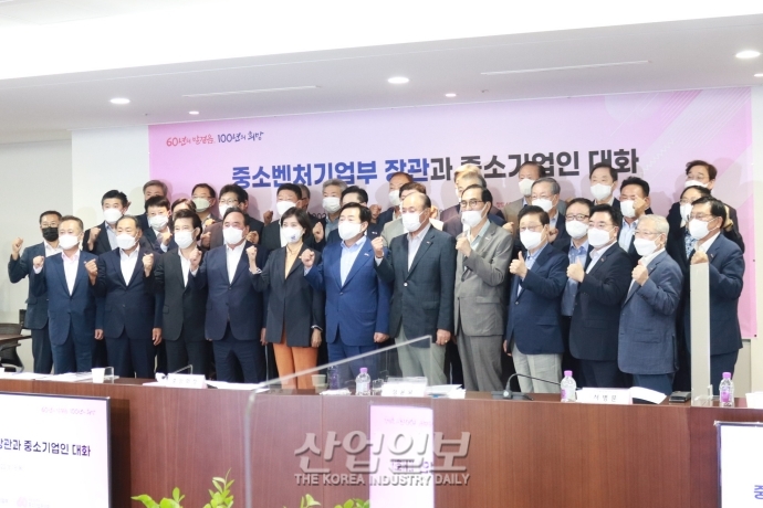 [포토뉴스] 이영 장관, “중소기업 불공정 거래, 납품단가연동제로 해결할 것”