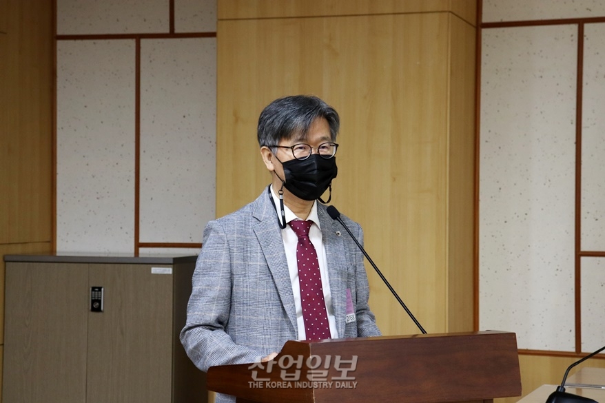 원전 수출 지금이 적기, 장기적 관점 특별법 필요