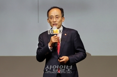 [포토뉴스] 기업 및 민간, 경제 회복에 힘 보태야