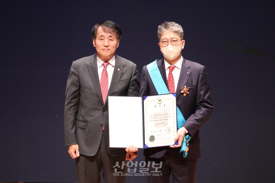 [KES2022] 제17회 전자·IT의 날, 산업 유공자 41명 포상