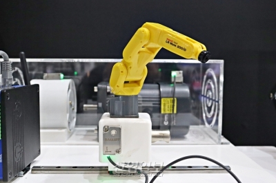 기계 부품의 상태를 체크하는 다양한 센서들