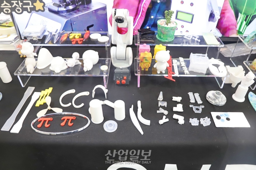 [한국산업대전] 크기 줄인 사출기, 정밀도 높아 - 뉴스 썸네일 이미지