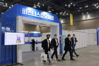 [로보월드] 바이어와 직접 만나 수출의 물꼬를 트다