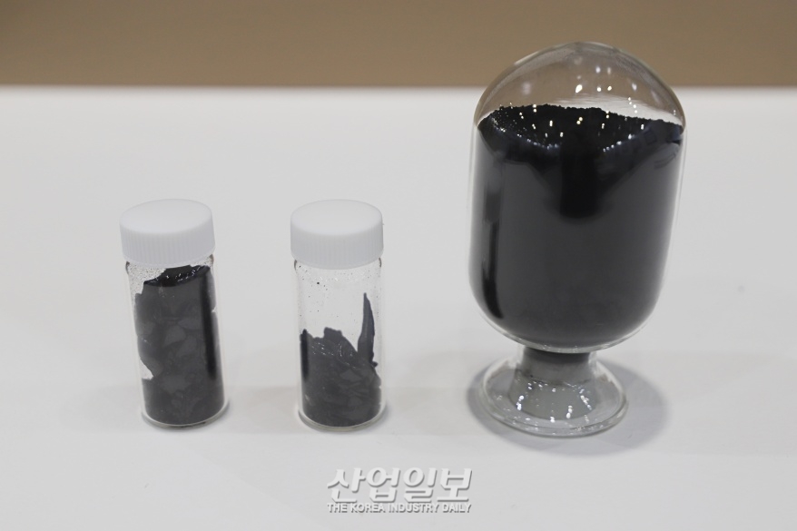 [카본코리아] 버려지는 나무로 카본 프리커서 제조