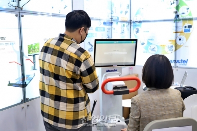 [로보월드] 다양한 콘텐츠 통해 체간 교정하는 “체간 안정화 재활 로봇”