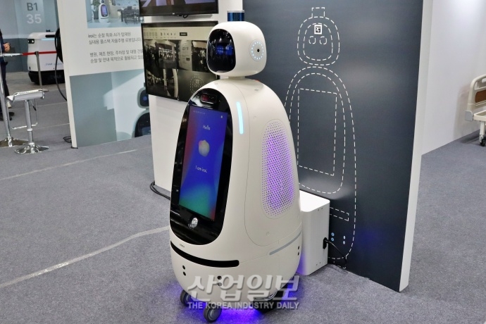 [로보월드] 안내, 순찰, 진찰 다용도 로봇 등장