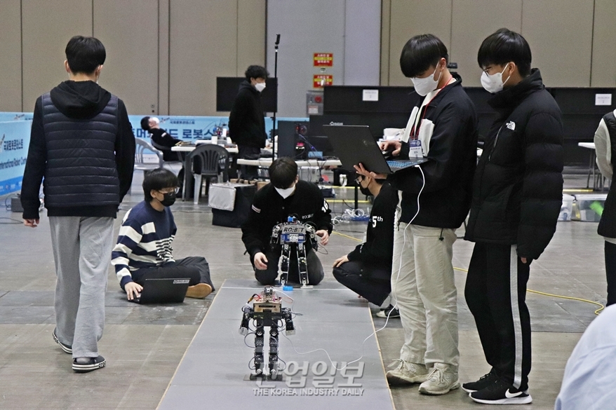 [로보월드] 로봇 인재 모여라 ‘국제로봇콘테스트(IRC)’