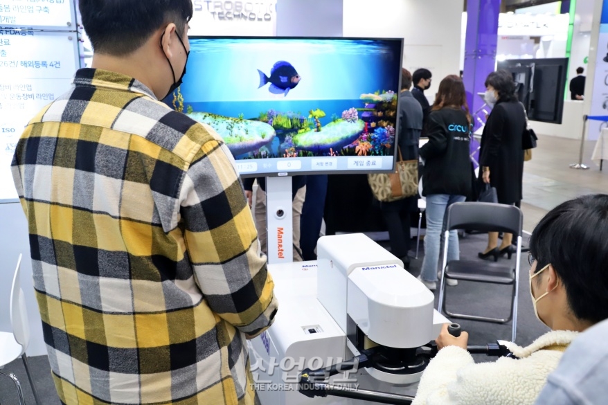 [로보월드] 다양한 콘텐츠 통해 체간 교정하는 “체간 안정화 재활 로봇”