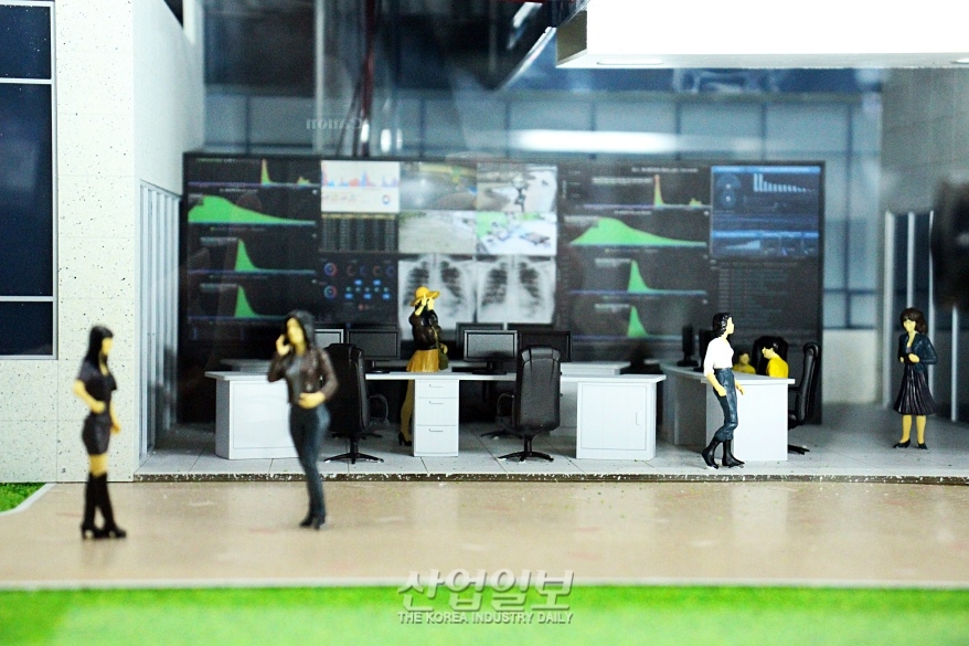 [로보월드] 대규모 로봇 투입으로 ’스마트‘한 병원