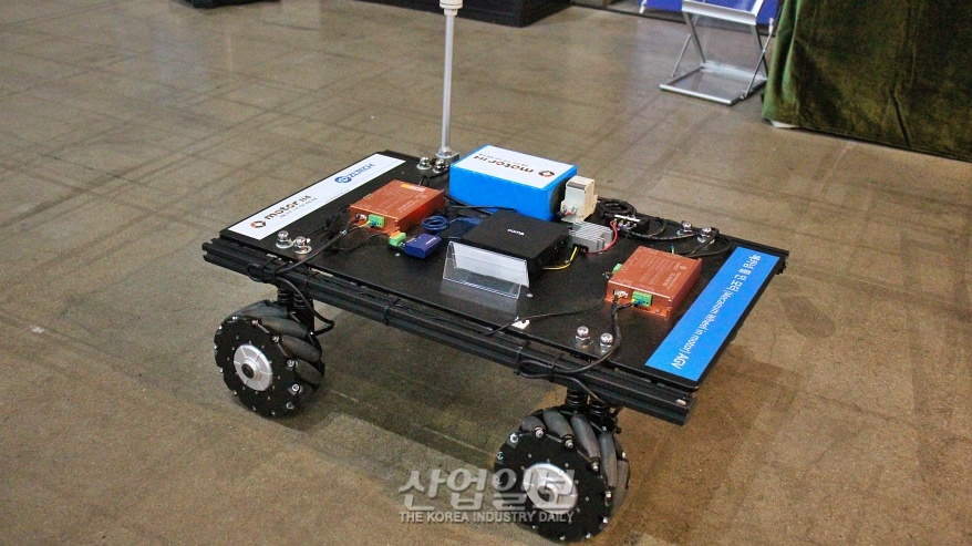 [로보월드] 로봇의 매끄러운 이동 돕는 서보모터들