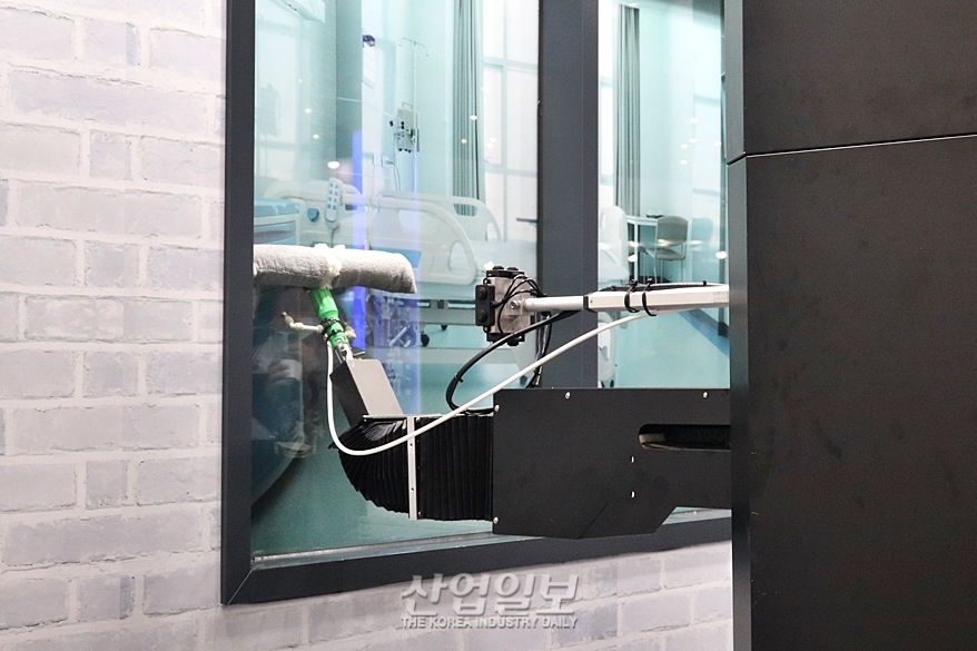 [로보월드] 창문 외부 세척, 로봇으로 해결