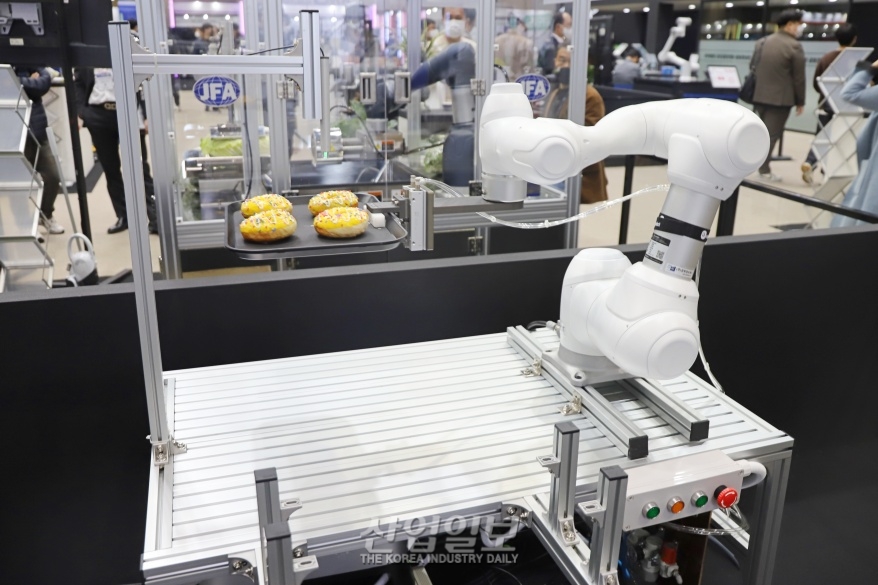 [로보월드] 식품산업으로 발 넓히는 로봇
