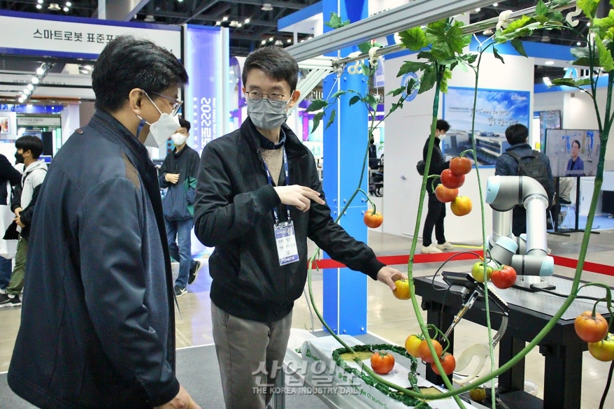 [로보월드] 익은 열매만 쏙쏙 ‘자동 수확’
