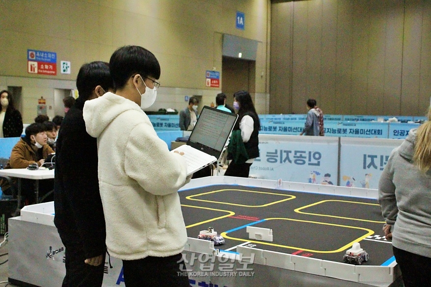 [로보월드] ‘데려가고 싶은 인재’ 모인 2022 국제로봇콘테스트