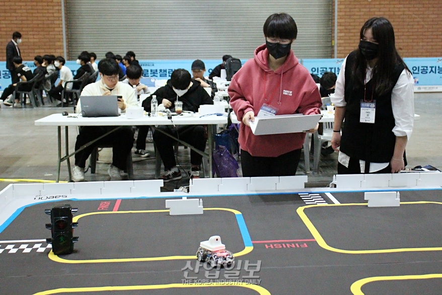 [로보월드] ‘데려가고 싶은 인재’ 모인 2022 국제로봇콘테스트