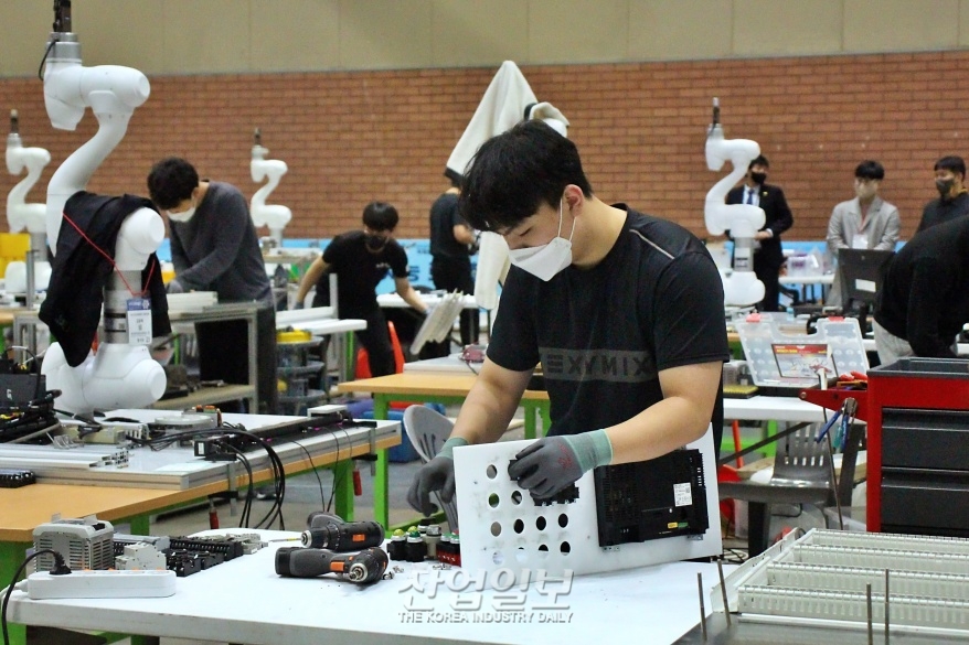 [로보월드] ‘데려가고 싶은 인재’ 모인 2022 국제로봇콘테스트