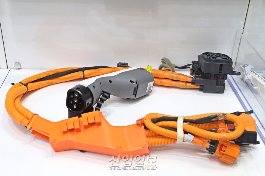 릴레이 단순 생산에서 자동차 전장부품 개발 기업으로의 성장