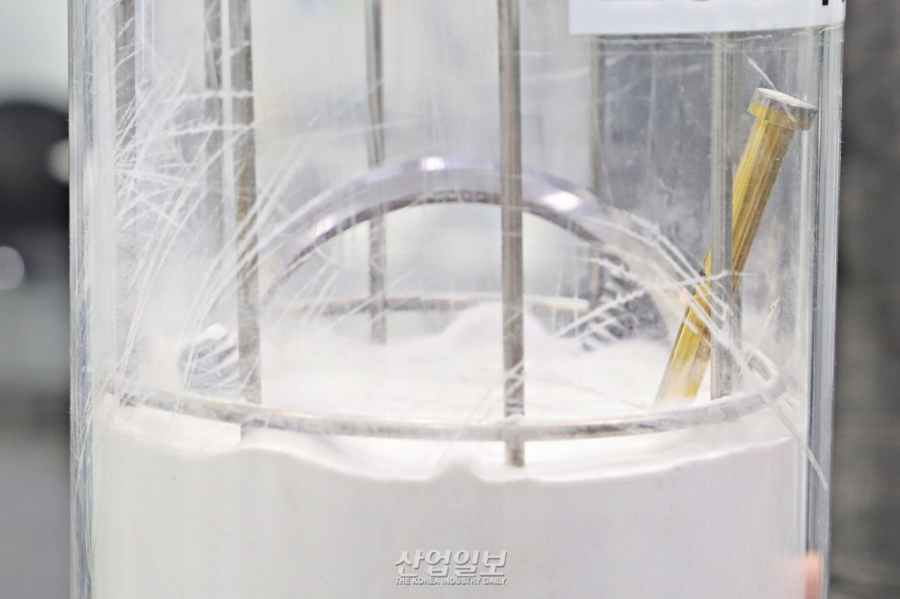 금형 및 정밀부품, 세라믹 파우더로 친환경 세척