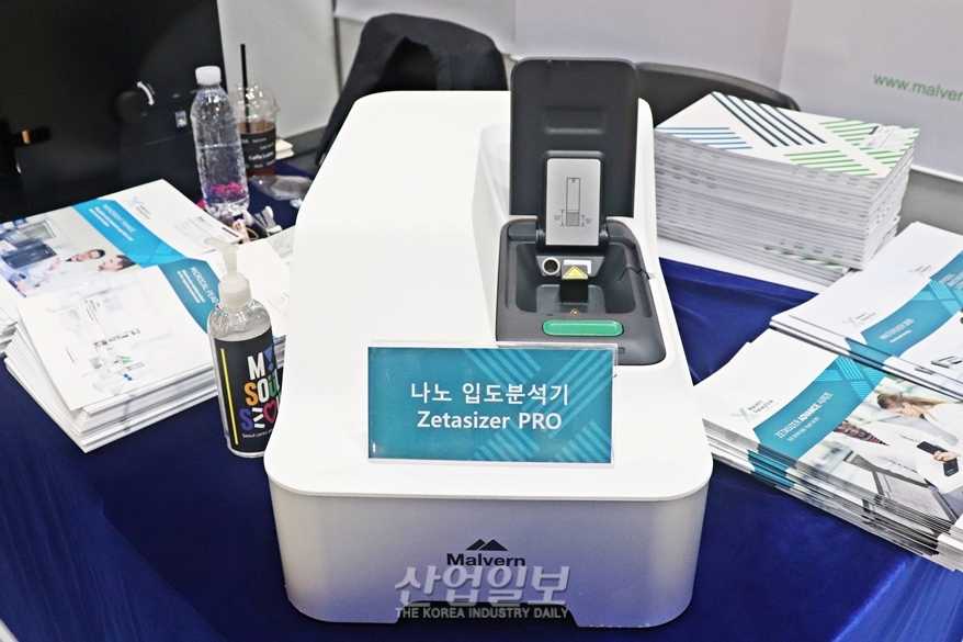 브라운 운동 원리 기반으로 나노 입자 크기 및 농도 측정