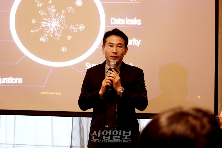 자가학습 AI로 지능형 사이버 공격에 대응해야