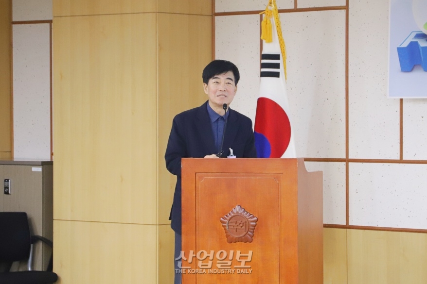 재생에너지 사용량↑…송전망 문제 해결, 정부·기업 대책 필요성 제기