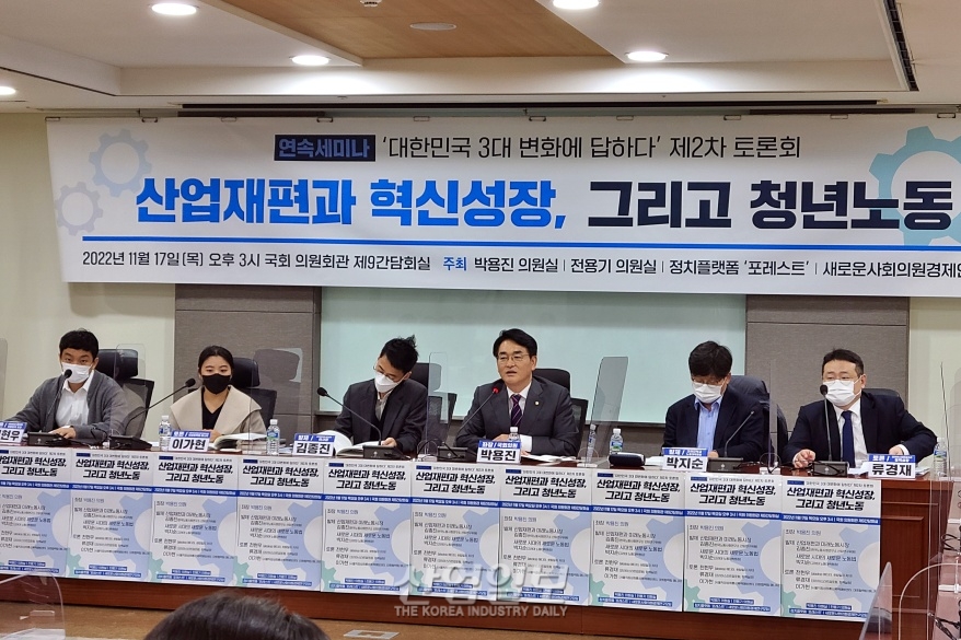 노동시장 변화… ‘플랫폼 노동자’ 고려해야