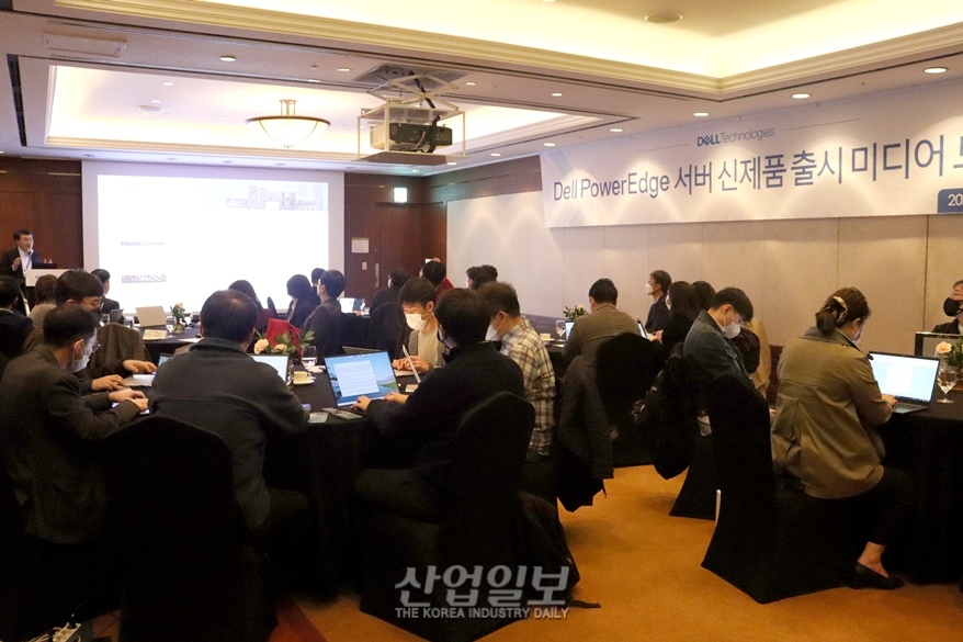 “냉각 솔루션, 안정적인 서버 운영의 중요 요소”