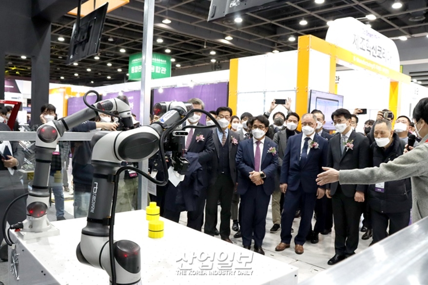 스마트 제조 기술과 솔루션을 살펴보다