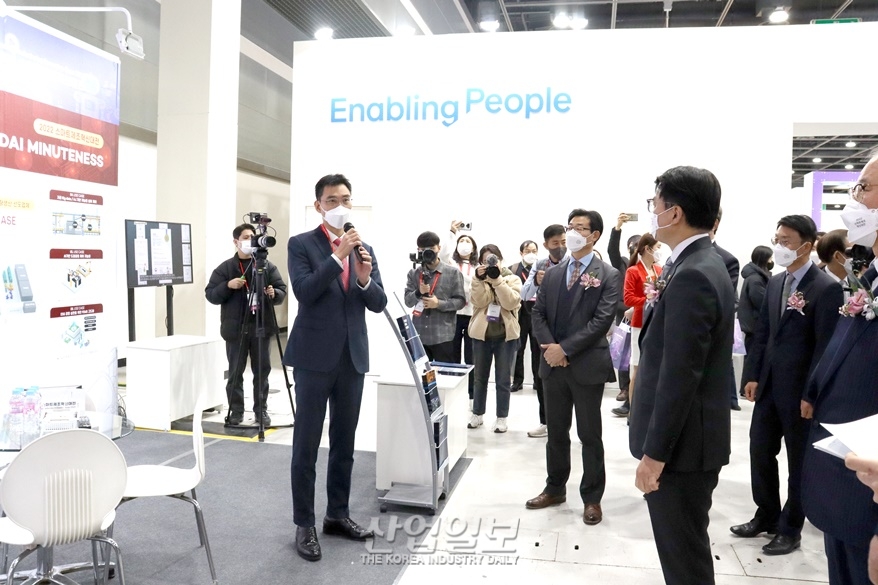 스마트 제조 기술과 솔루션을 살펴보다