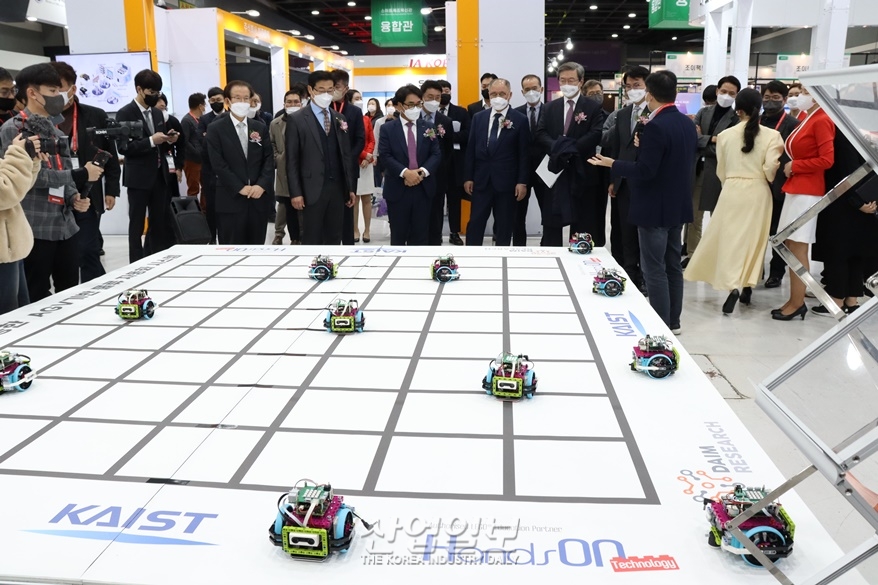 스마트 제조 기술과 솔루션을 살펴보다