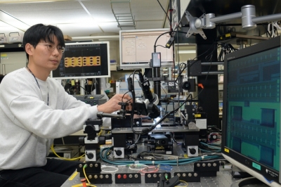 광입출력 반도체 개발…기존 전기적 연결 한계 극복