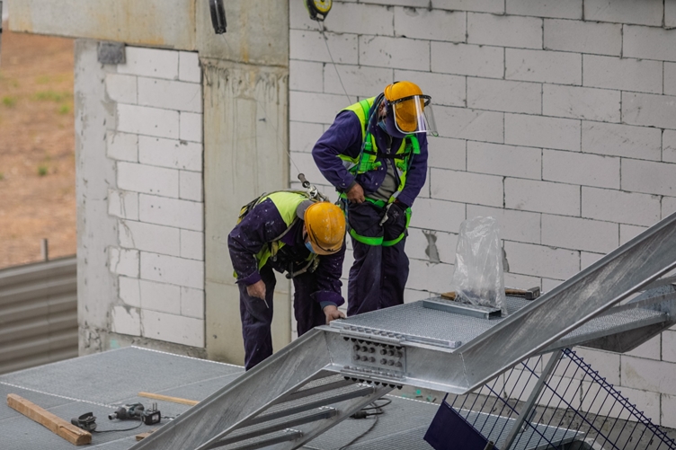 외국인 근로자 열악한 숙소, 정부 주거환경  지속 추진