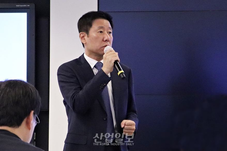 비즈니스에서 직면할 올해 트렌드 5가지…중요 대응 방안은 ‘데이터(Data)’