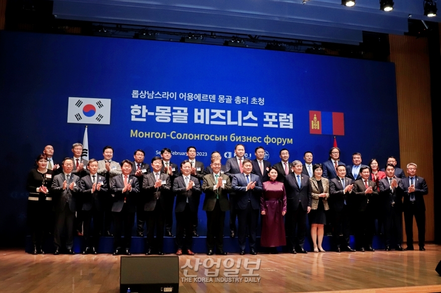 어용에르덴 몽골 총리 한국과 새로운 30년 열어나갈 것