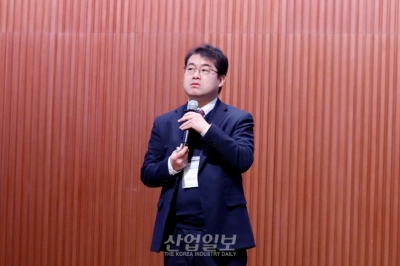 [디스플레이①] OLED 패널 채용할 세트브랜드 로드맵 대응해야