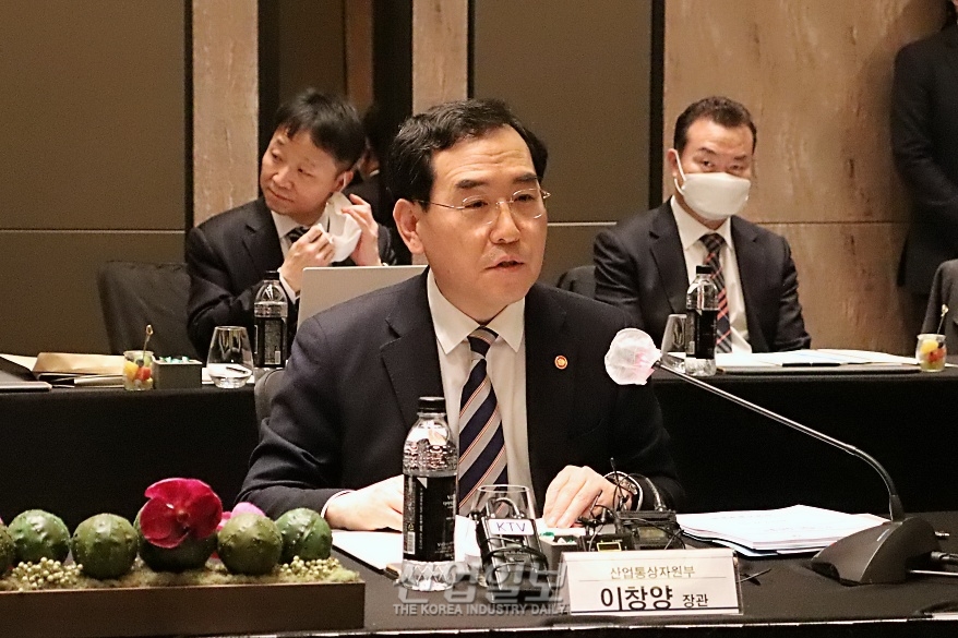 산업부, 철강·반도체 등 ‘4대업종 탄소중립 기술개발’에 9천억 원 투자