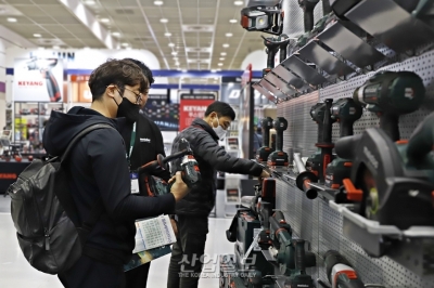 무선 전동공구, 내구성과 안전장치는 필수…배터리 성능 강화 노력