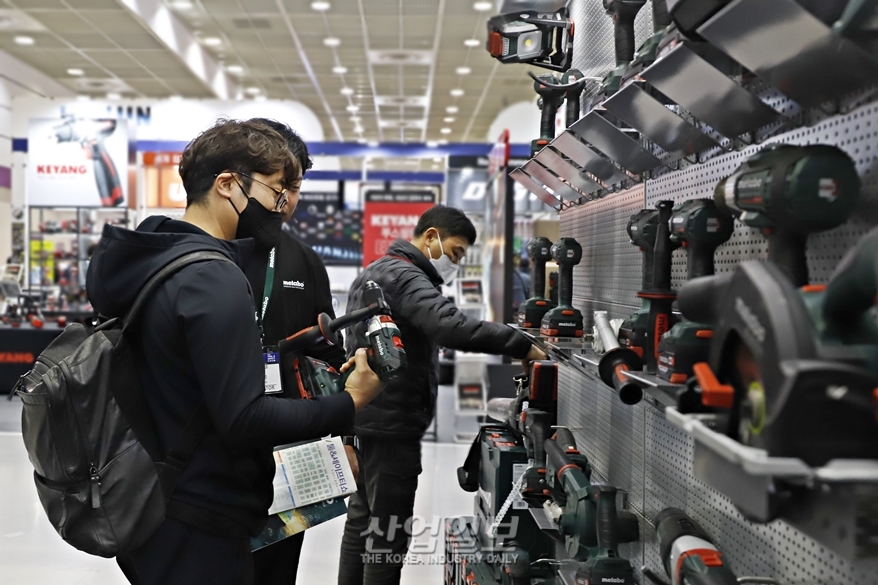 무선 전동공구, 내구성과 안전장치는 필수…배터리 성능 강화 노력