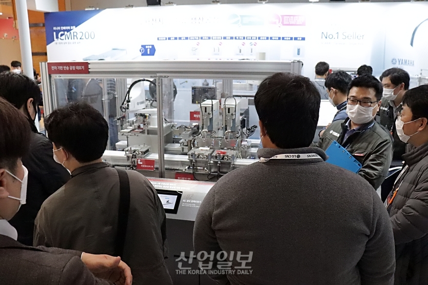 [스마트팩토리·오토메이션월드] 슬라이드 이동으로 '반송라인 택타임 단축'