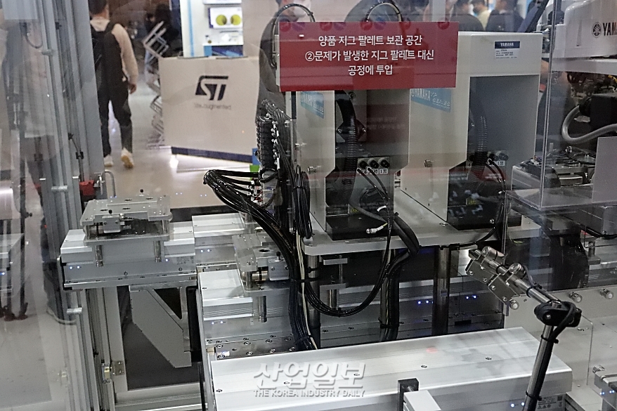 [스마트팩토리·오토메이션월드] 슬라이드 이동으로 '반송라인 택타임 단축'