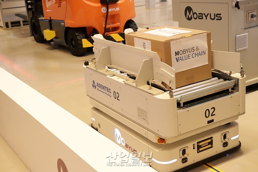 [스마트팩토리·오토메이션월드] '유·무인 전환'… 활용도 높인 무인지게차