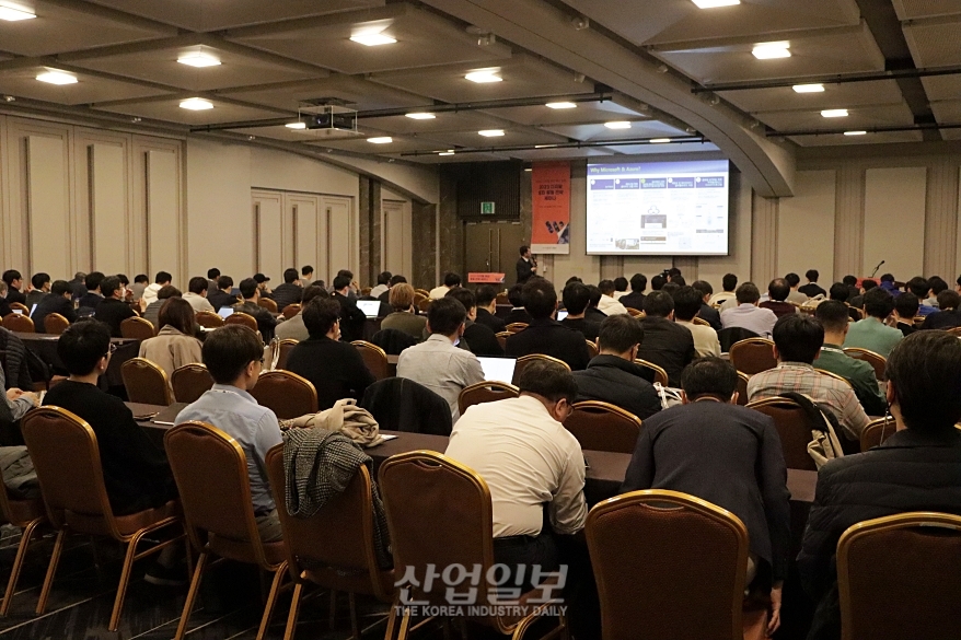 [스마트팩토리·오토메이션월드] '디지털전환 최신 기술 살펴볼까'… 참관객 발길